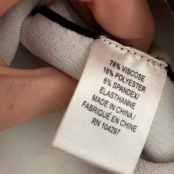 Milly top, perfect for dress pants or skirt - Picture 6 of 6